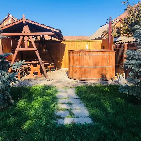 Eniko Vendeghaz Bed & Breakfast Cernat